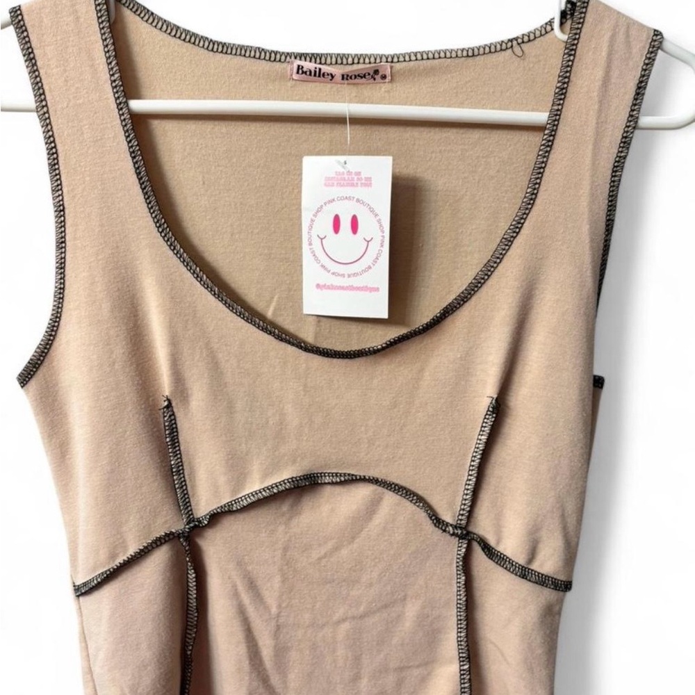 Bailey Rose Tan Sleeveless Crop Top size medium.